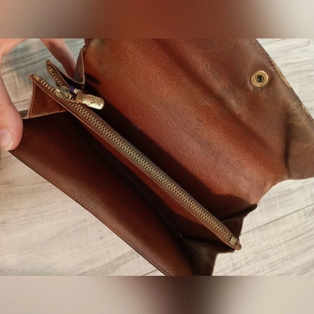 Louis Vuitton Monogram Sarah Long Wallet